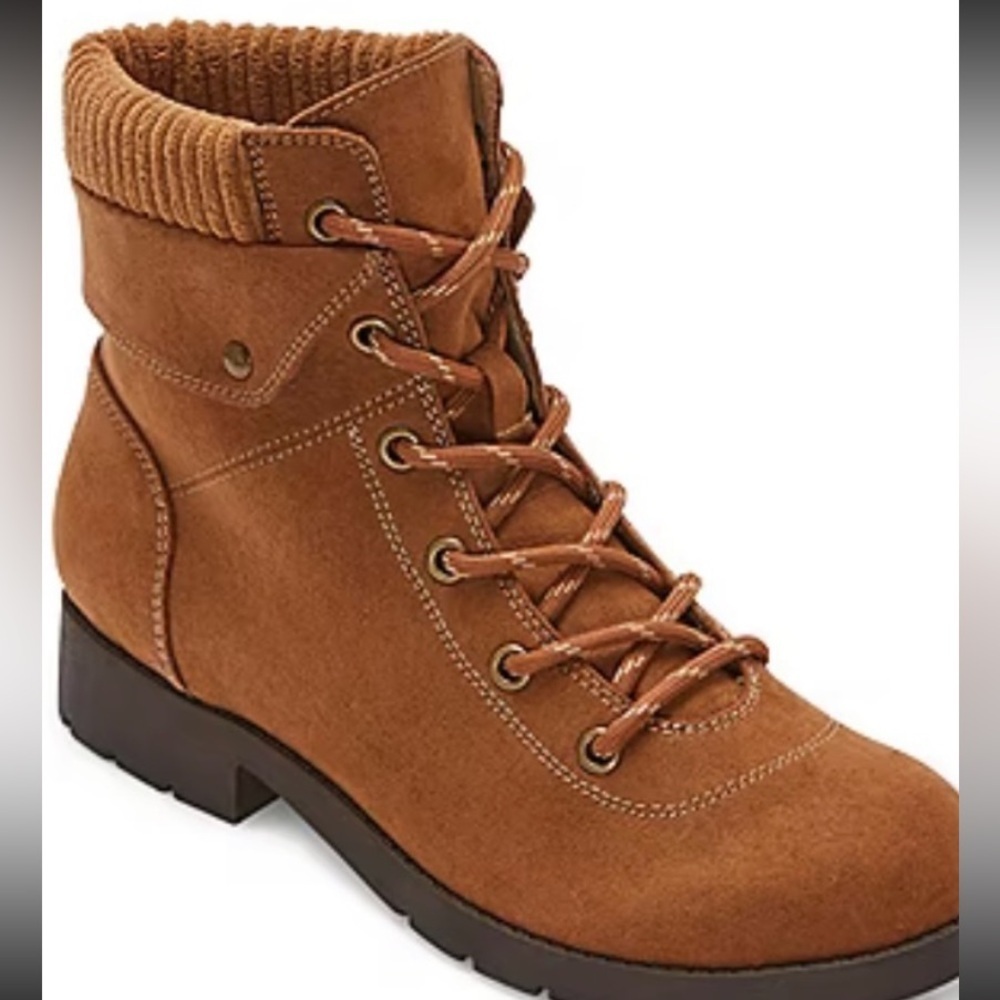 Women’s lace-up boots. Size 8 - Picture 3 of 4
